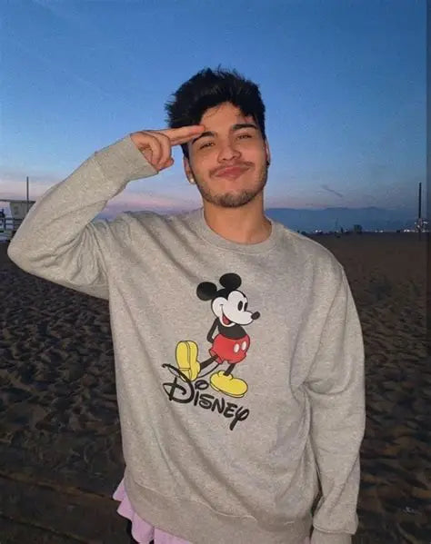 <em>Luis J,</em>